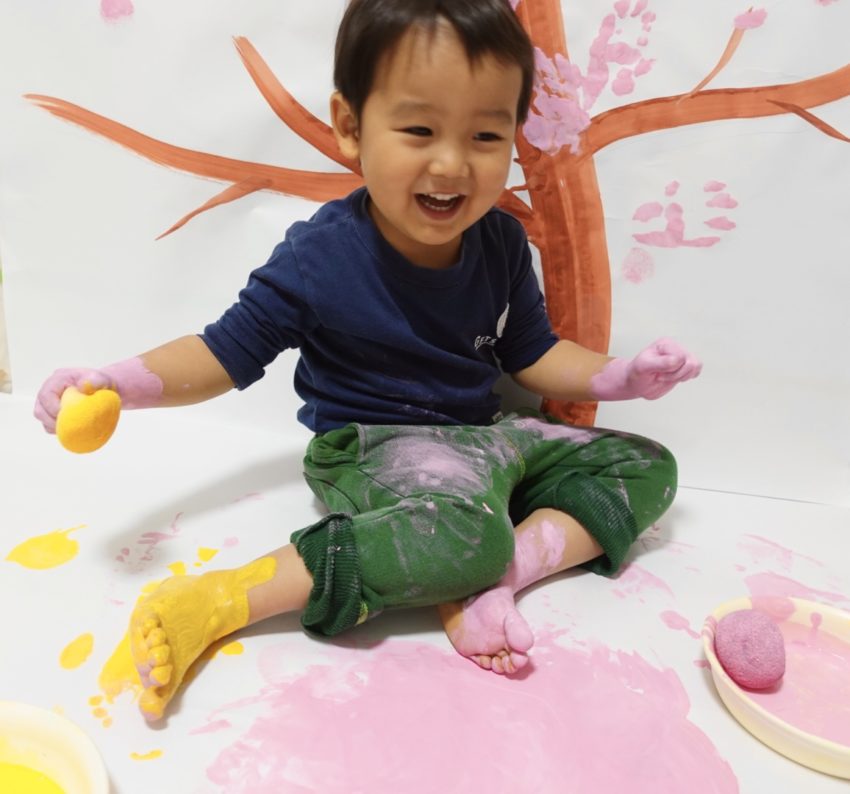 赤ちゃんへの刺激遊び