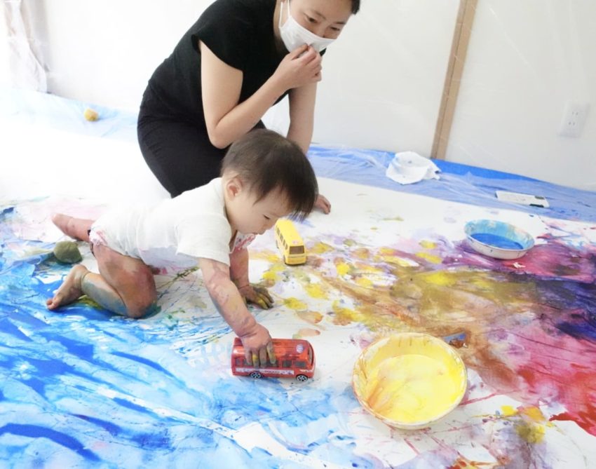 赤ちゃんへの刺激遊び