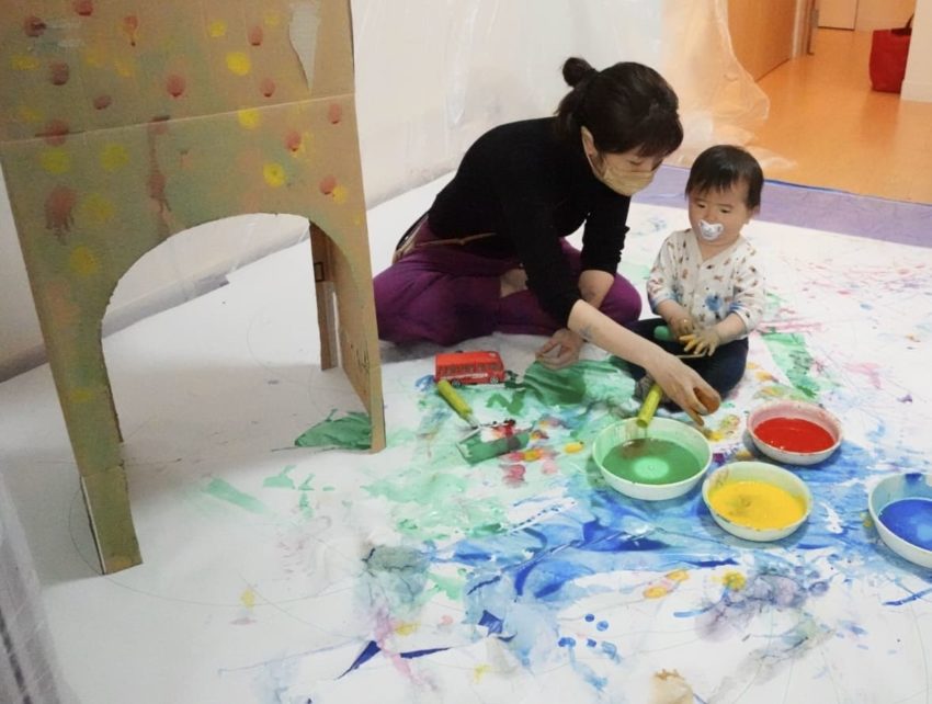 赤ちゃんへの刺激遊び